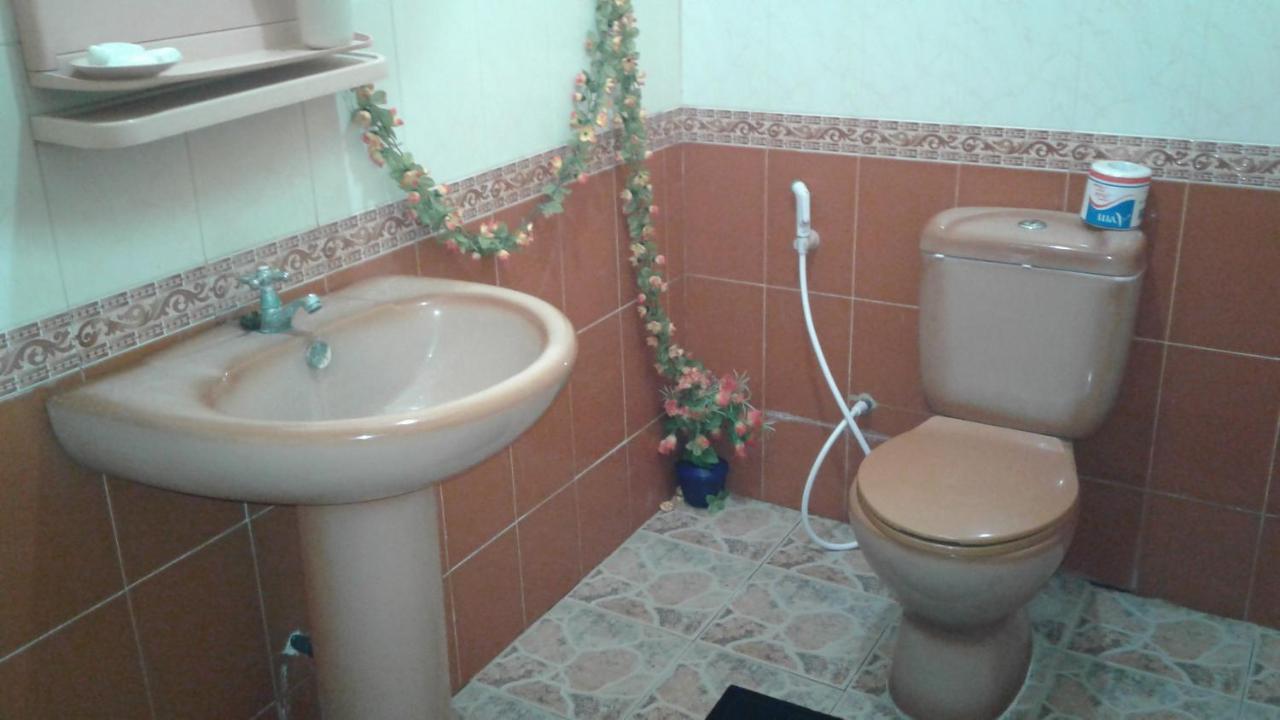Flower Inn Сигирия Екстериор снимка